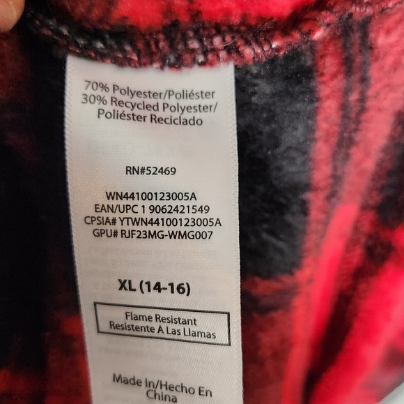 Youth XL Red and Black Plaid Hooded Robe Soft Cozy Buffalo Plaid Hooded - Picture 8 of 8
